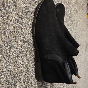 Women's Black Suede Chelsea Boots